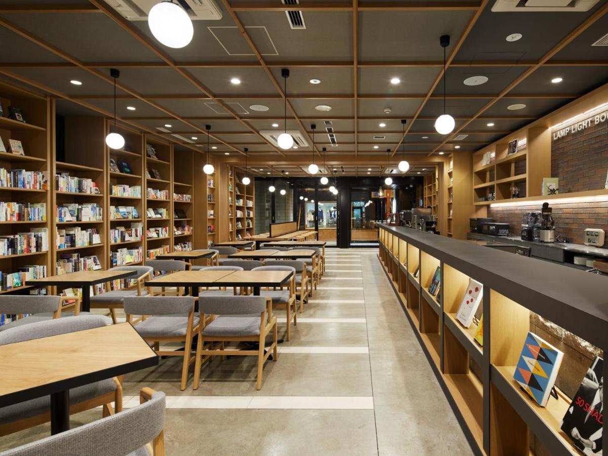 Lamp Light Books Hotel سابورو المظهر الخارجي الصورة